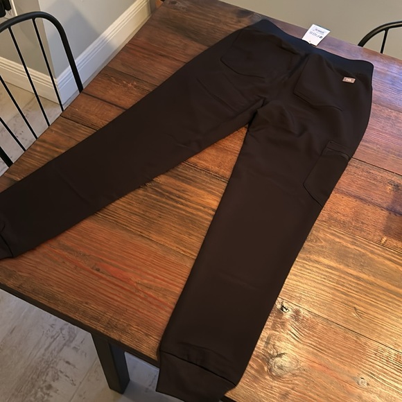 FIGS Zamora Joggers XS Black (NWT) Women’s - Picture 3 of 5